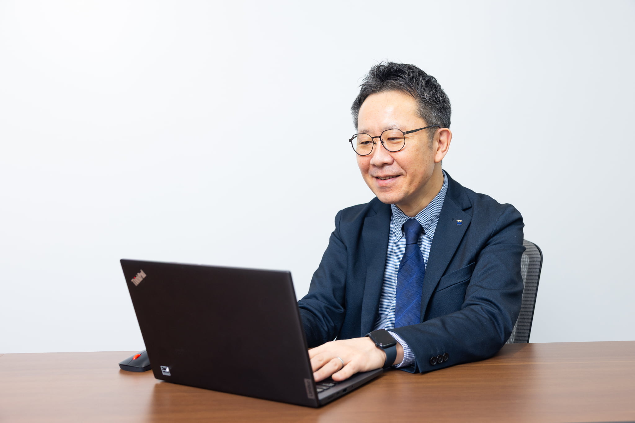 「講座内容を思い出しながらのレポート作成は、私の性に合っているようで楽しく行えました」と話す宗像氏